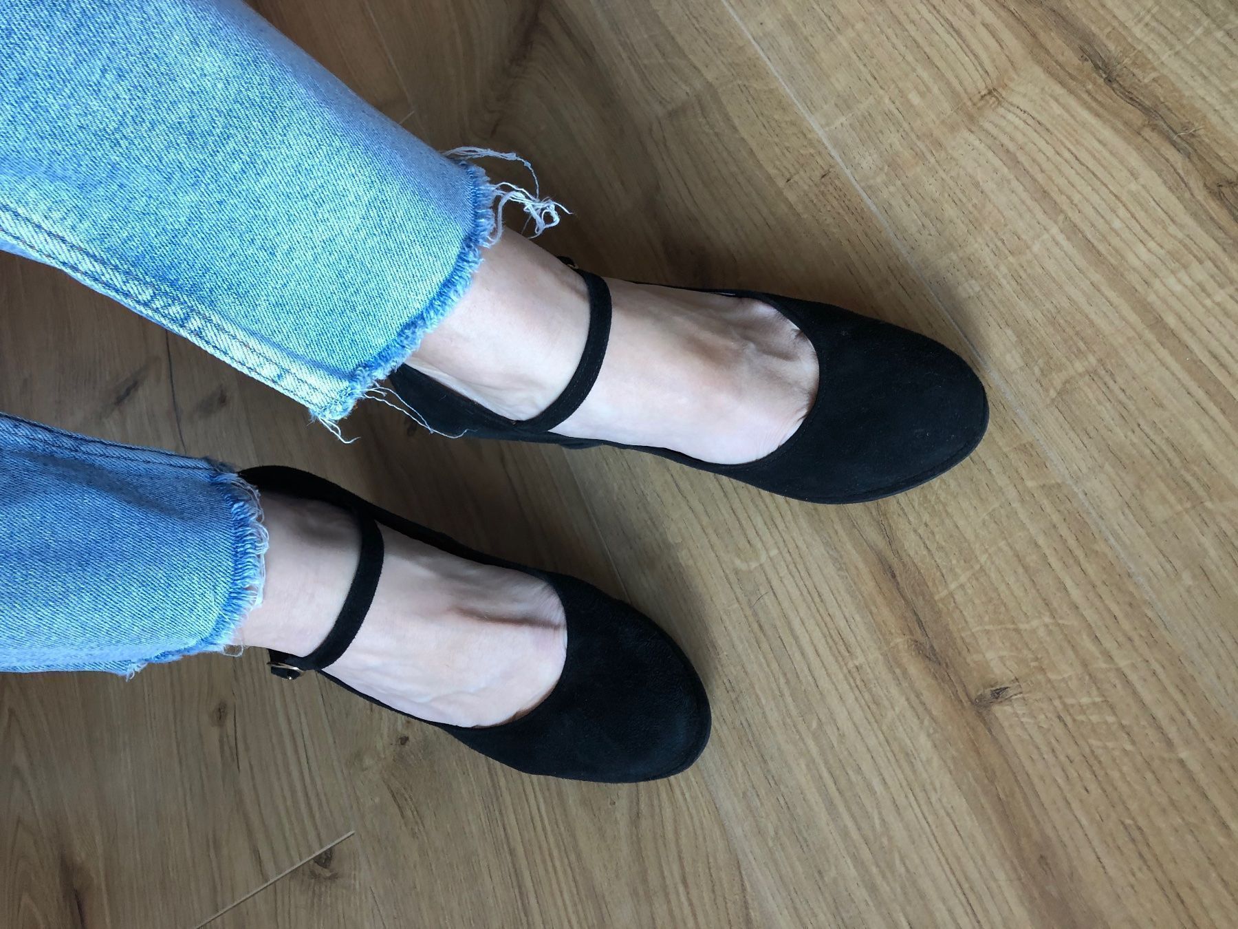 Scarpe da donna: Escarpins en daim noir 39 – Usato da Puplinge venduto da Mady88 2