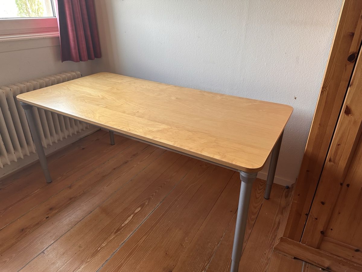 Tables: Tisch – D'occasion à Winterthur par Levi2016