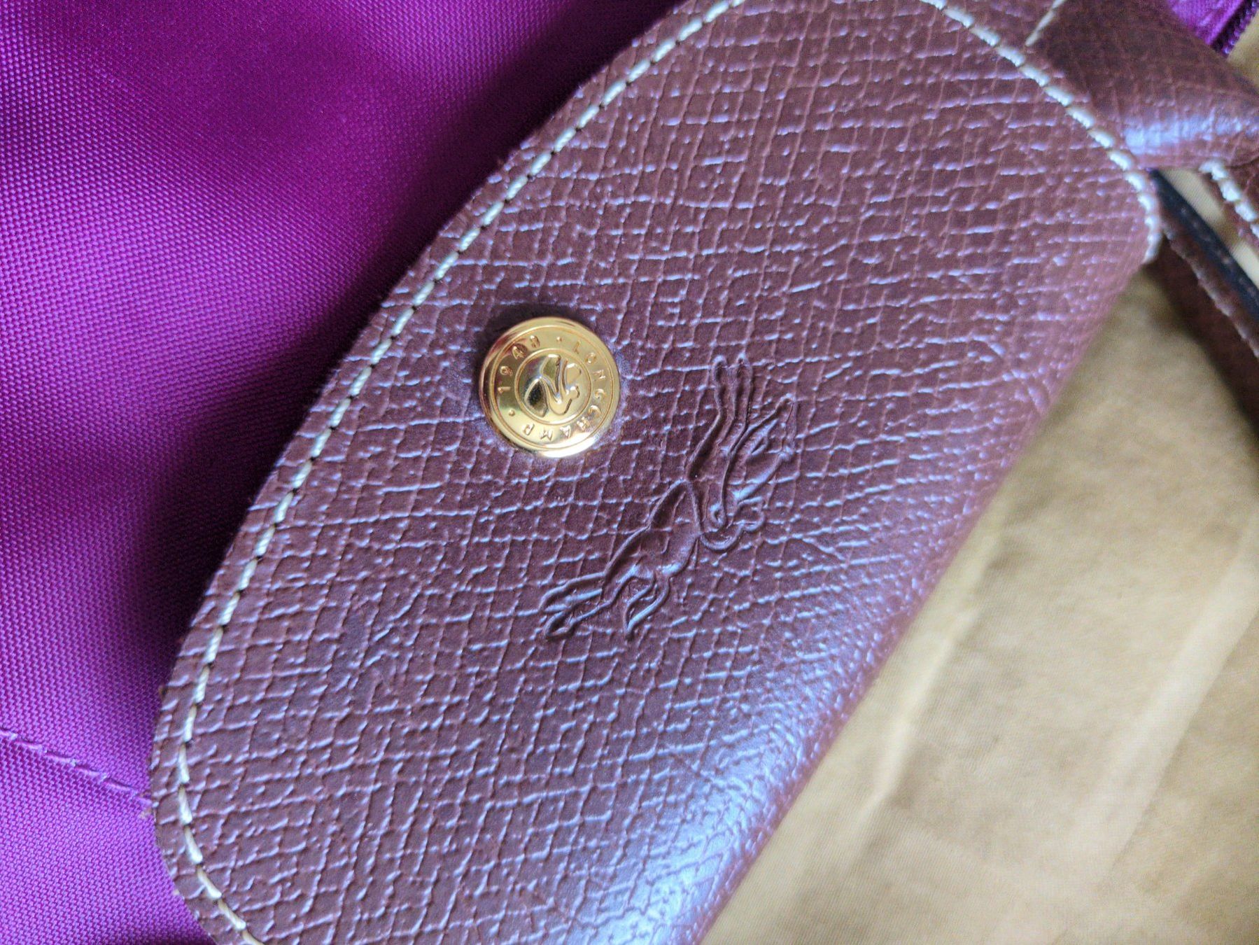 Longchamp Borse da donna: Gebrauchte Longchamp Tasche, Farbe Brombeere – Usato da Rapperswil SG venduto da sau_p7ft 1