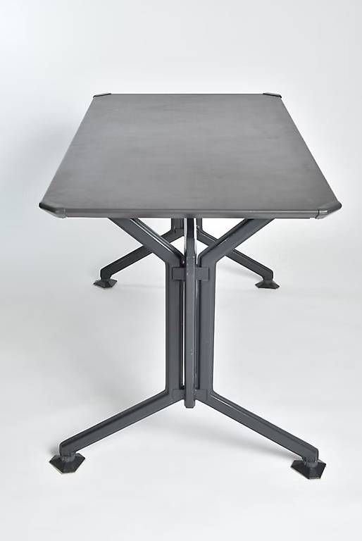 Tavoli: Olivetti "Arco" Tisch – Usato da Zürich venduto da IndividumCH 2