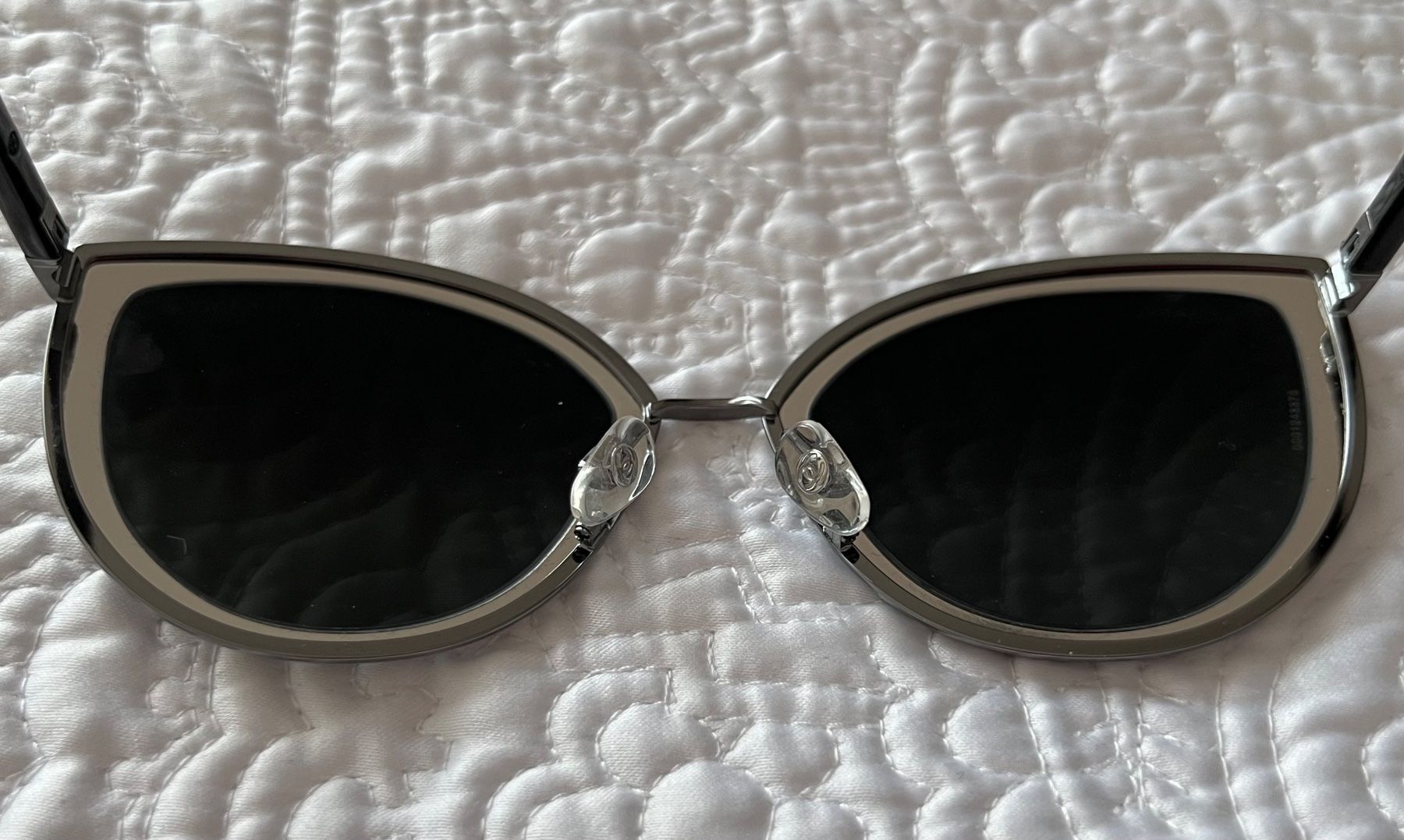 Chanel Occhiali & Lenti: CHANEL Sonnenbrille, silber, NEU – Nuovo (secondo la descrizione) da Bergdietikon venduto da pinkerton13 9