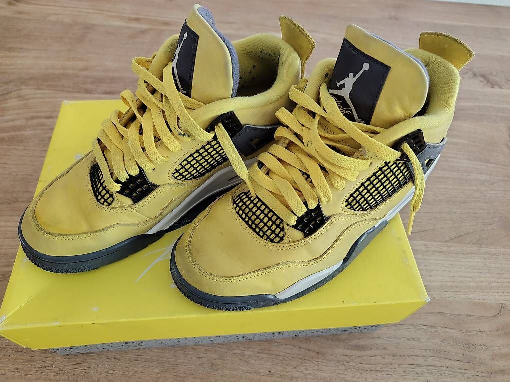 Herrenschuhe: Air Jordan 4 Retro – Gebraucht aus Windisch von Senff
