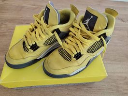 Air Jordan 4 Retro