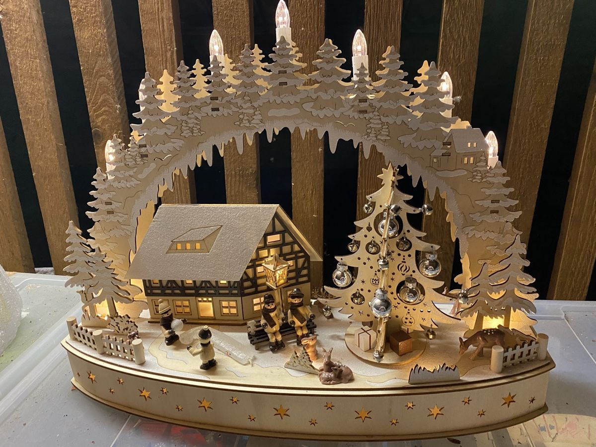 Tutte le decorazioni: Schwibbogen Holz mit Beleuchtung – Usato da Zürich venduto da Ethno1
