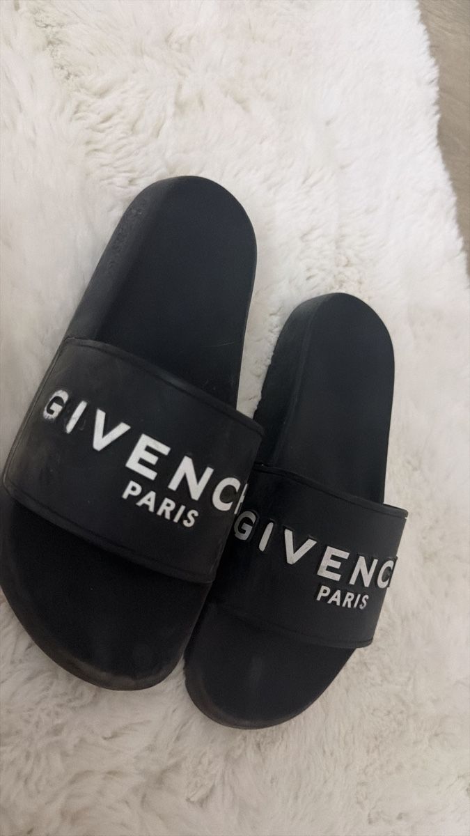 Givenchy Herrenschuhe: Givenchy Slides Schwarz Grösse 38 gebraucht  – Gebraucht aus Reinach BL von shop_good1