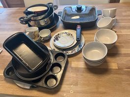 Töpfe Pfanne Müeslischalen Tassen