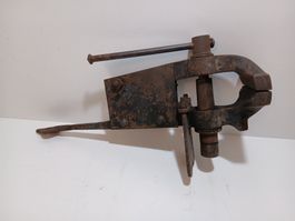 Schmiedeschraubstock antik