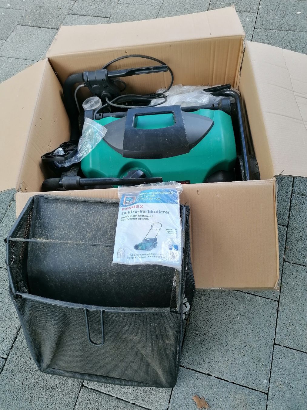 Appareils de traitement du sol: FERREX Elektro-Vertikutierer – D'occasion à Egolzwil par mobiledeluxe 2