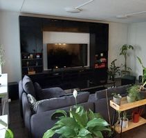 BESTÅ TV Wandmöbel schwarz, Vitrinentüren, Rauchglas