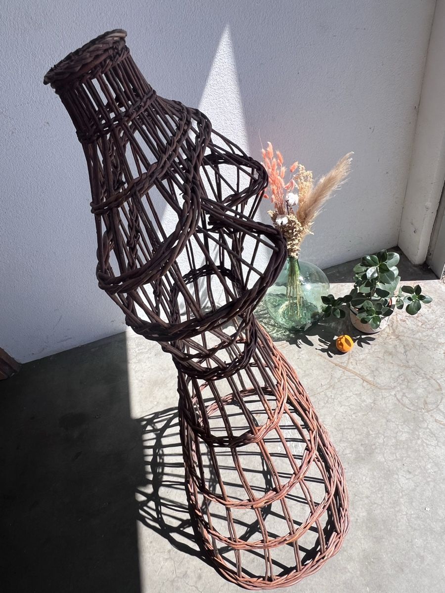 Allestimento di negozi e stand fieristici: Vintage Mannequin Wicker Osier – Nuovo (secondo la descrizione) da Ecublens VD venduto da staceys.stuff 3