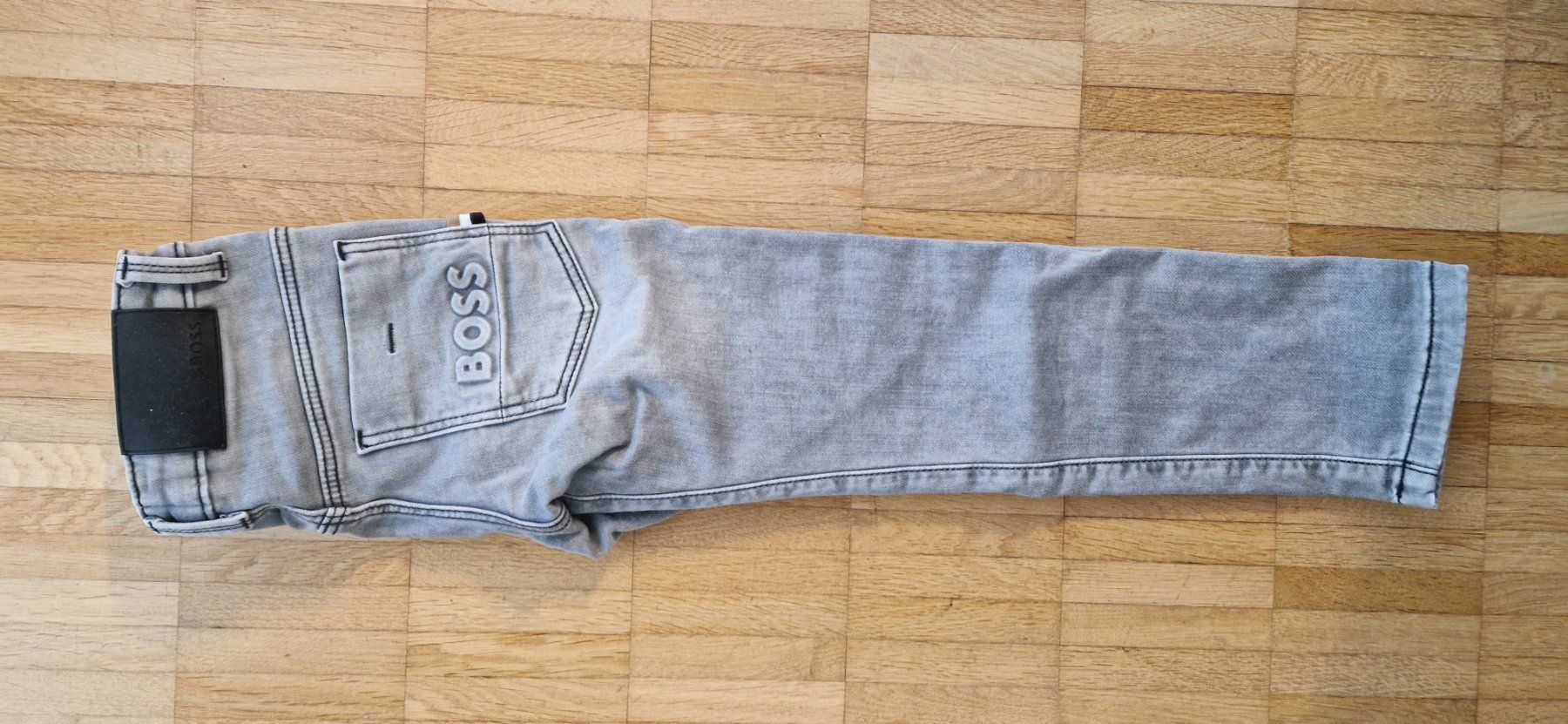 Hugo Boss Pantaloni: NEU:Jeans Hugo Boss Gr. 116 – Nuovo e nell'imballaggio originale da Luzern venduto da Prusil 1