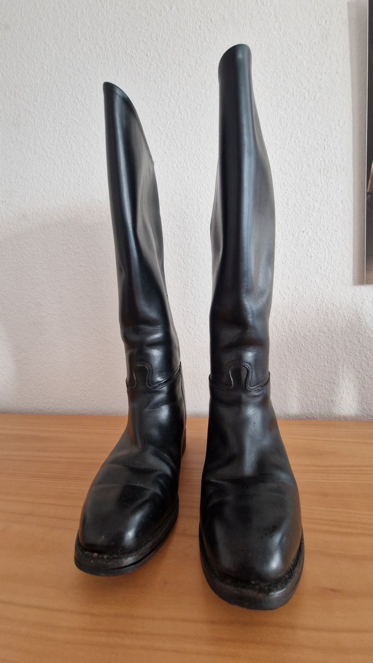 Scarpe da donna: Reitstiefel aus Leder – Usato da Luzern venduto da kzu_8qsg 1