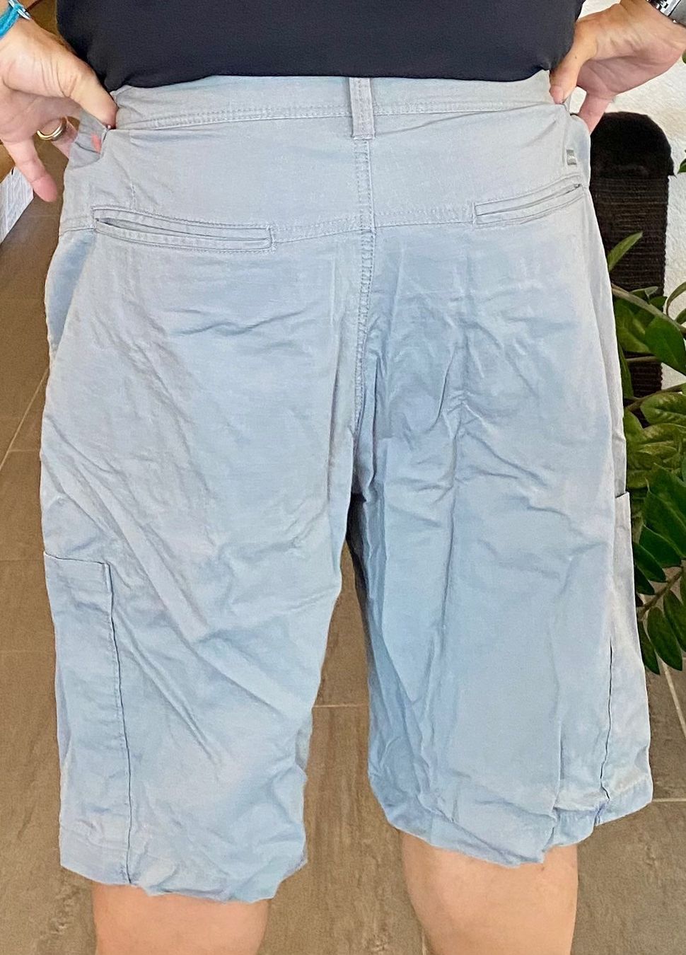 Calvin Klein Hosen: Calvin Klein Shorts Grau 36 – Gebraucht aus Pfungen von Fear79