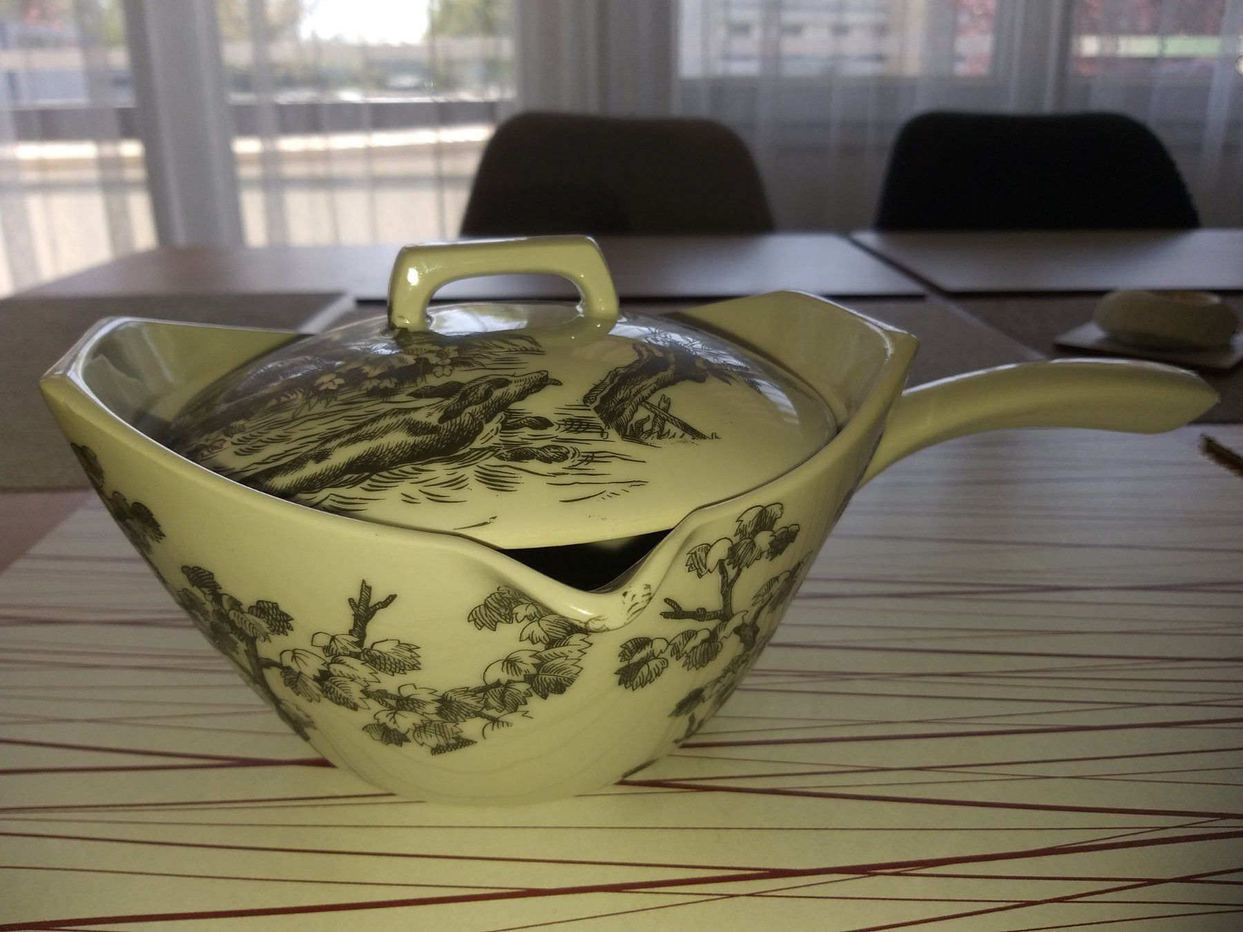 Coupes: Saucière-cassolette PORCELAINE DE PARIS – D'occasion à Cossonay-ville par Super-Price-Quality