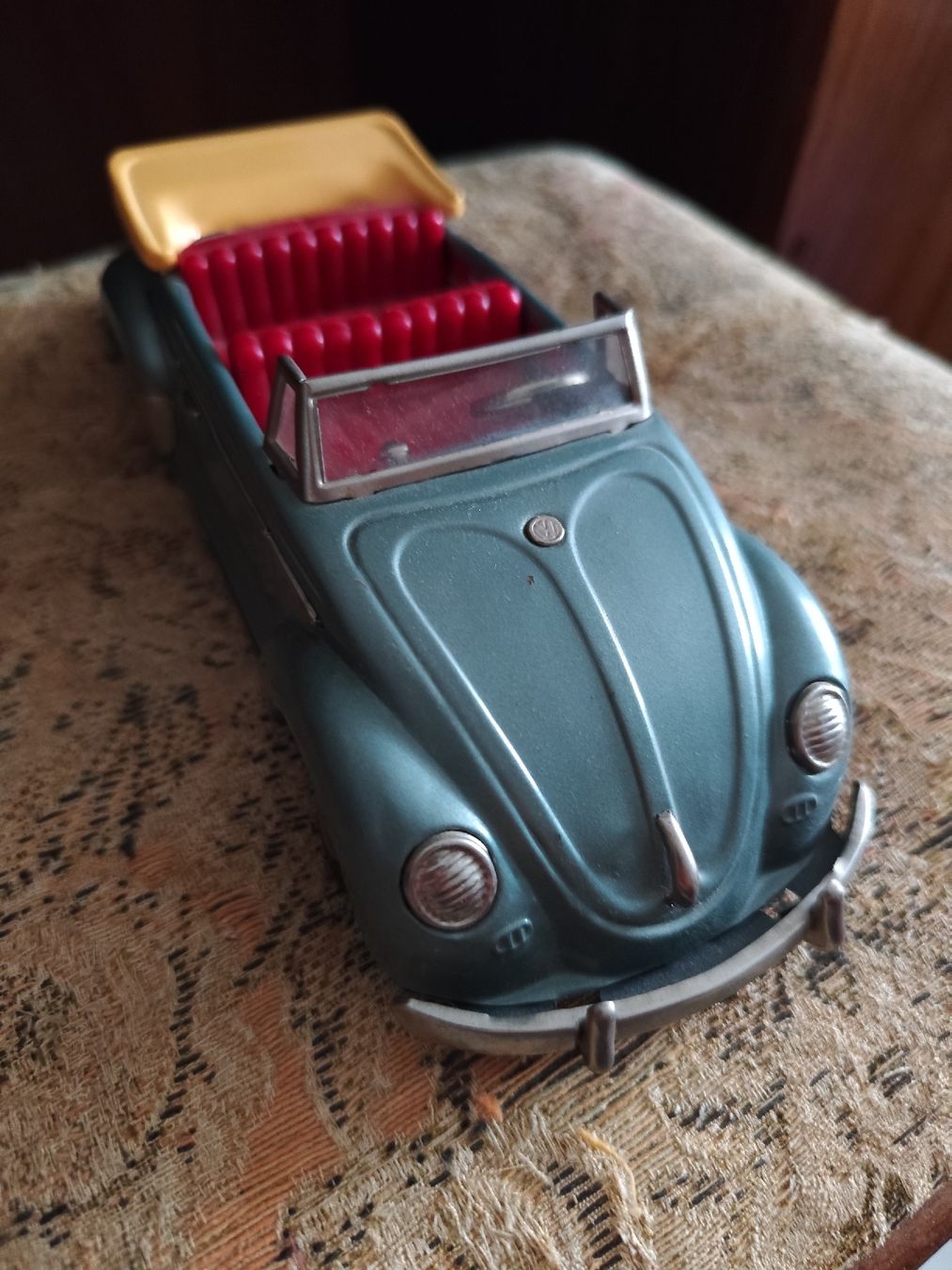 Volkswagen Modellini d'auto: VW käfer cabrio blechauto – Usato da minusio venduto da bierbrauer 3