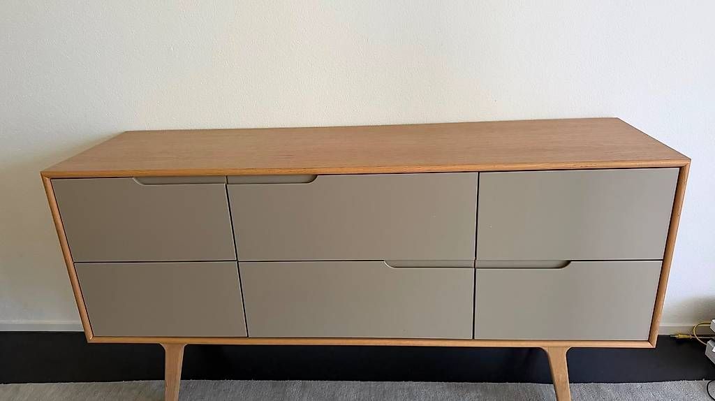 Cassettiere: Sideboard mdf beige/ Eiche massiv – Difettoso da Zürich venduto da sua_8b9h