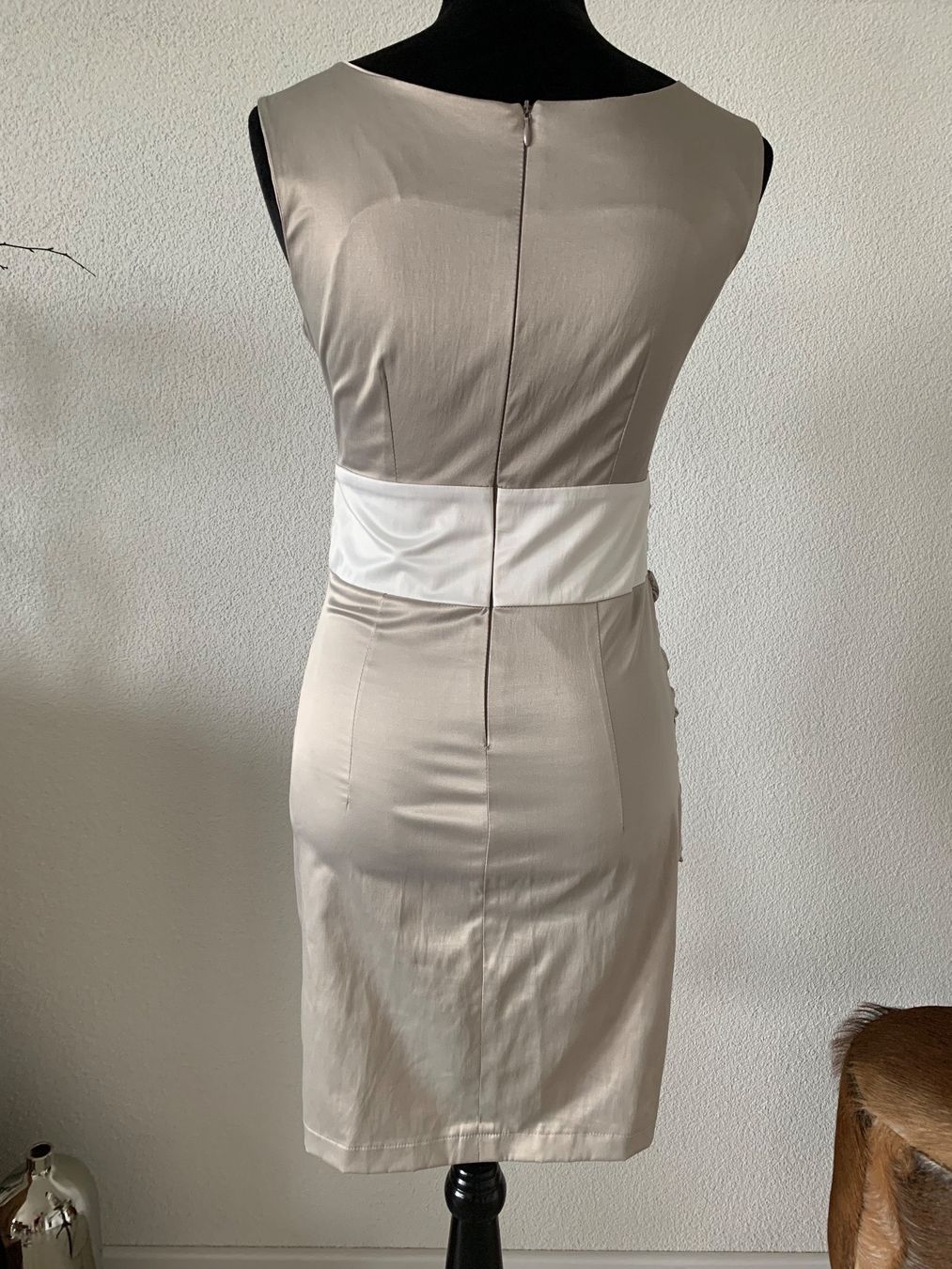 Costumi: Festkleid und Bleser – Usato da Neuendorf venduto da LadystreetL 4
