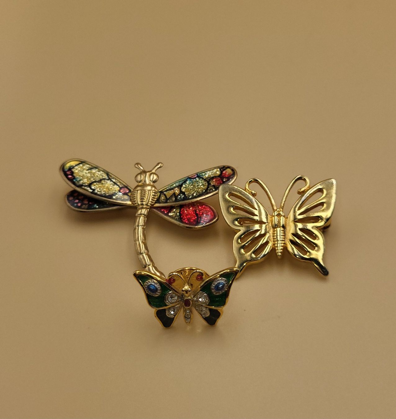 Spille & Fermagli: Goldige Schmetterling Broschen – Usato da Wald ZH venduto da SwissPawnshop 1