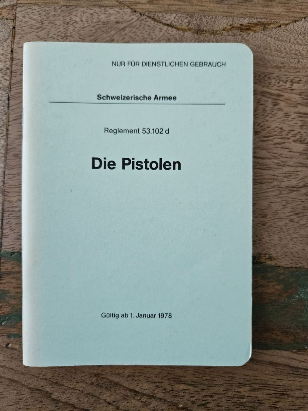 Schweizer Armee Uniformi: Varianten Reglemente Pistole Schweizer Armee Militär Waffe – Usato da Ostermundigen venduto da Swissmarmota 2