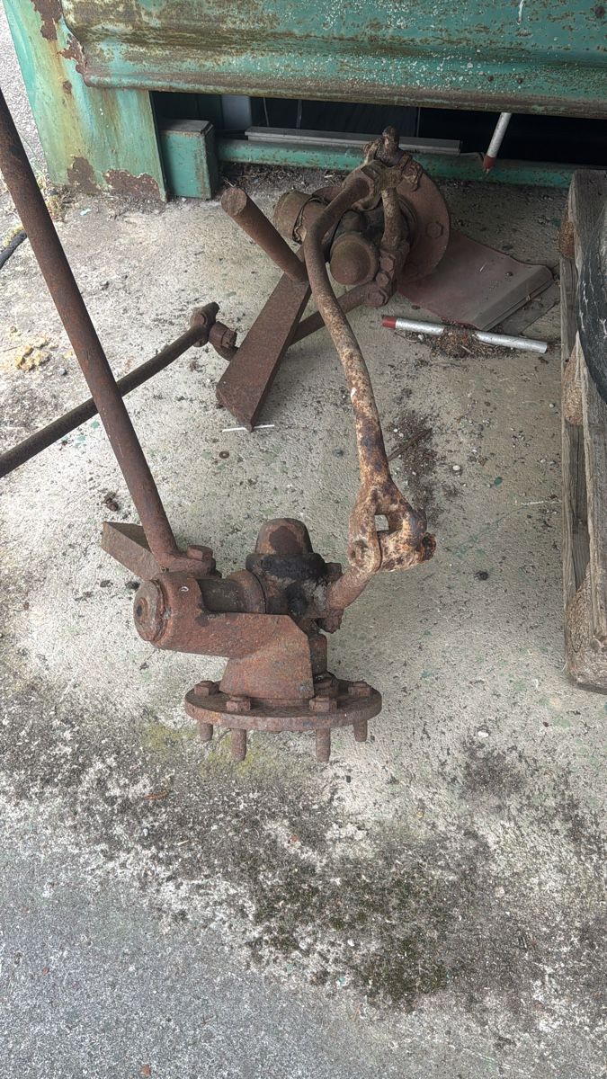 Accessori per altri veicoli: Achsschenkel Lanz Bulldog  – Usato da Höri venduto da Tuber