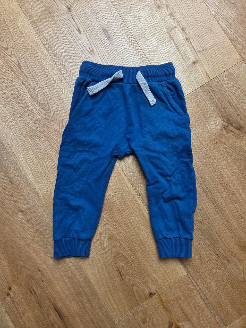 Pantaloni: Hose Gr. 86 (blau) – Usato da Bremgarten AG venduto da sabrownie
