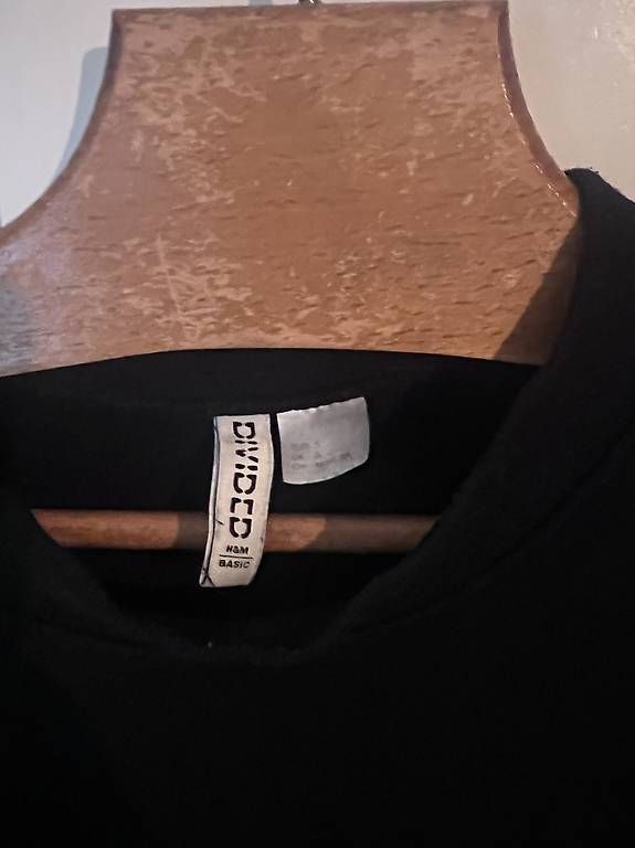 Pullover & Sweatshirts: Pull court noir, taille S – Gebraucht aus Lausanne von sugarplumfairy 3
