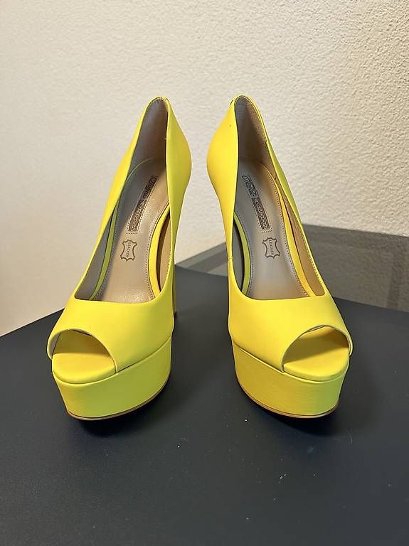 Scarpe da donna: Buffalo Gr 39 High Heels mit Plateau – Usato da Fislisbach venduto da sillycarmen 2