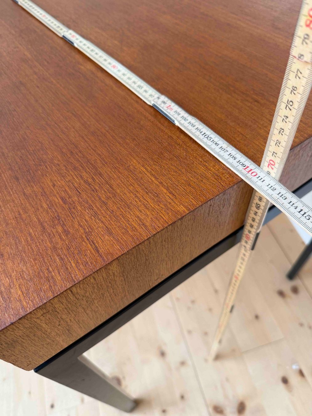 Tavoli: Kinder-Tisch, Schweizer Design und Aluflex – Usato da Bern venduto da Arka297 1