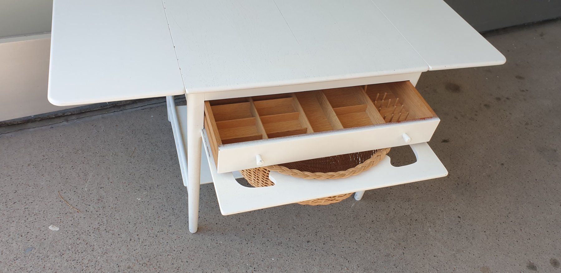 Tische: Mid Century Beistelltisch Nähtisch Hans Wegner ? – Gebraucht aus Emmen von magelan 4