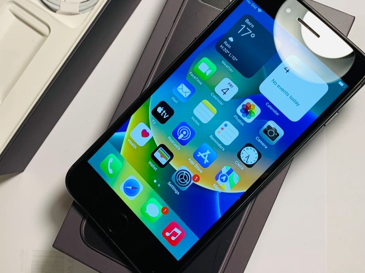 Apple Handys / Smartphones: Iphone 8 Plus (64GB) Akku 100% – Gebraucht aus Luzern von Waince786 1