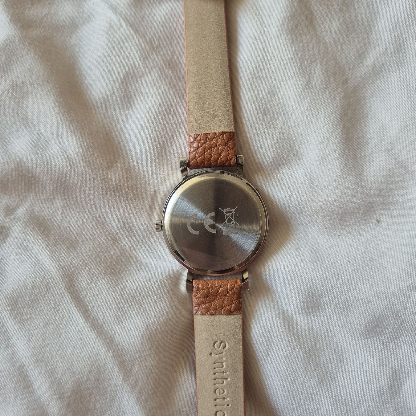 Daniel Hechter Orologi: Montre Daniel Hechter cuir synthétique changer pile – Usato da Versoix venduto da Lenas9 2
