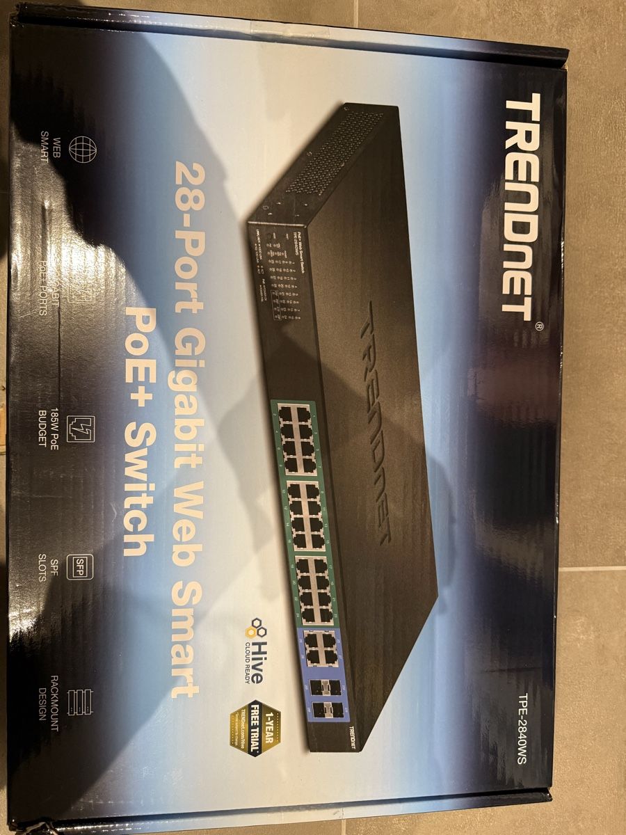 Trendnet Hub & Switch: Switch Poe, 28Port, neu, tpe-2840WS – Nuovo e nell'imballaggio originale da Männedorf venduto da swissboy_22