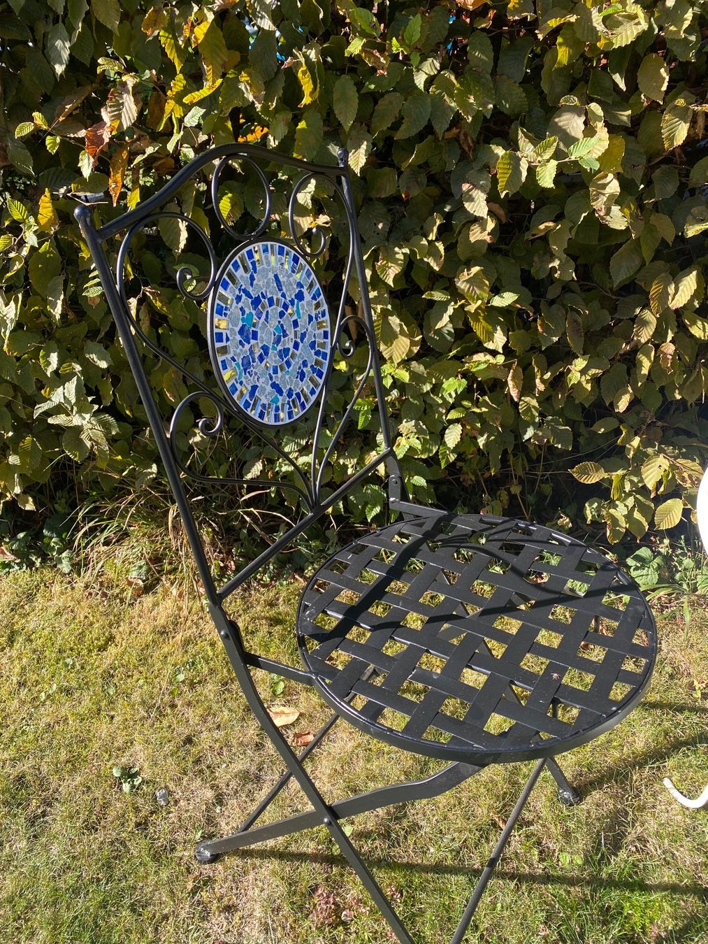 Set de table et chaises: Bistro Balkon Set Gartentisch mit Stühlen – D'occasion à Wiesendangen par argon03 7