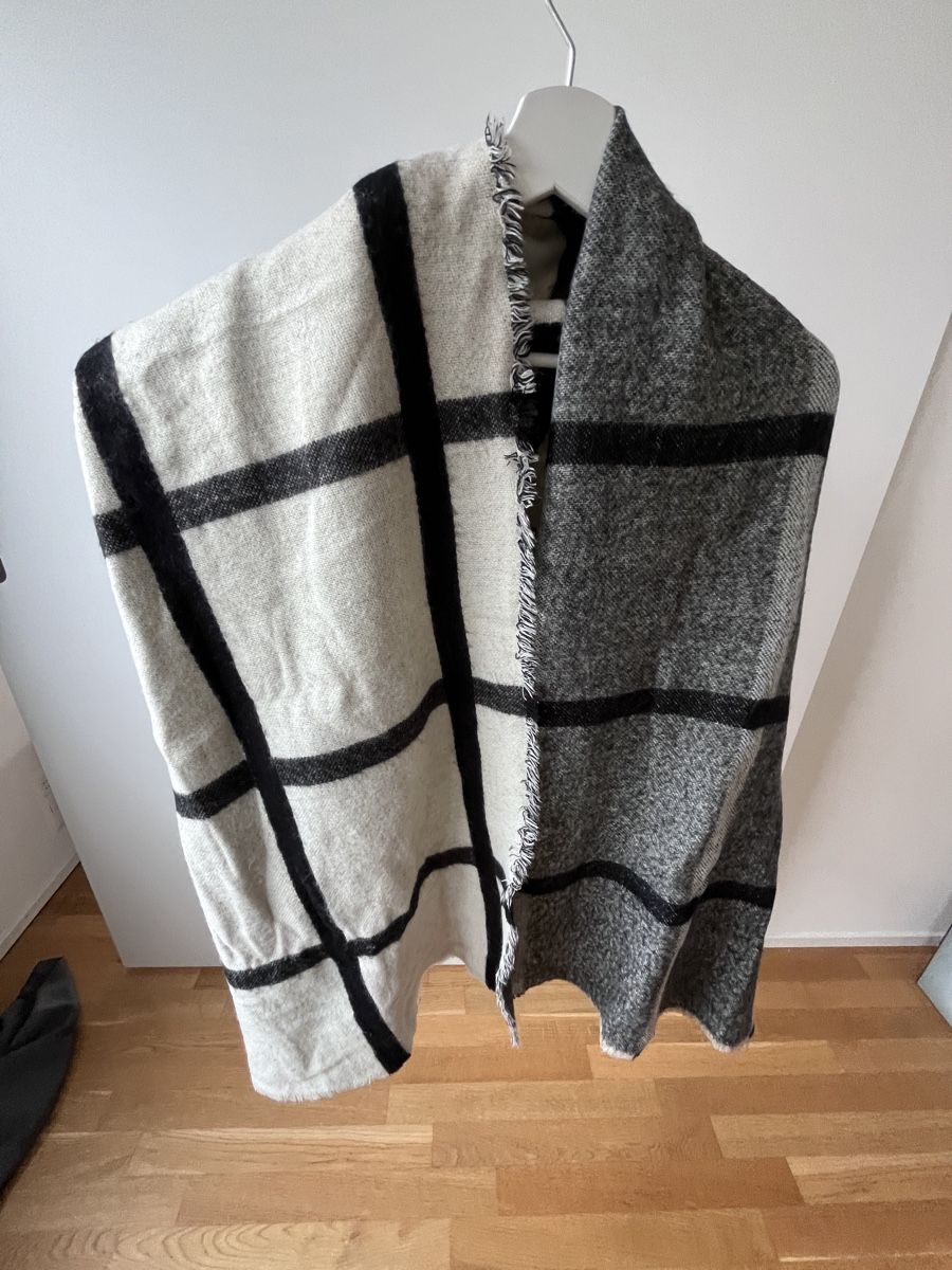 Zara Foulard & Sciarpe: Zara Schal gestreift schwarz/weiss – Usato da Zürich venduto da a.b.2025 1