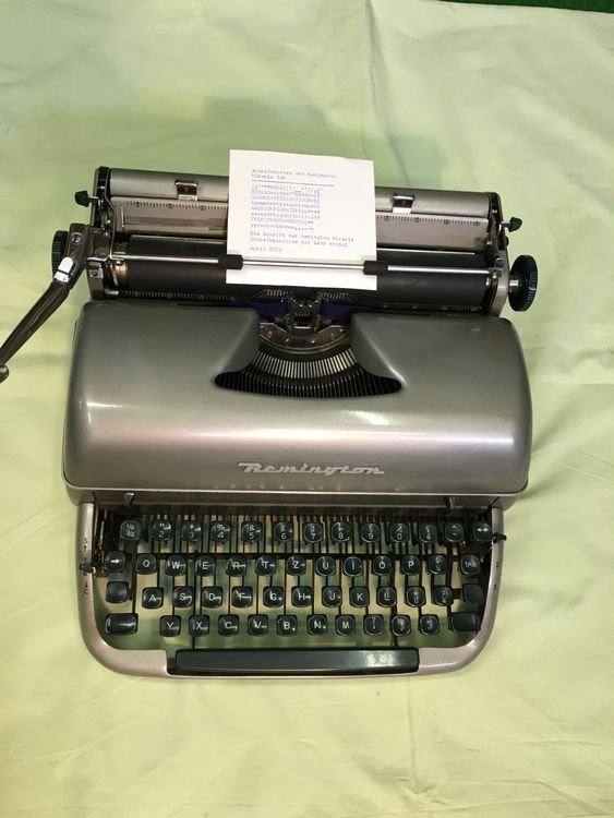 Machine à écrire Vintage Remington Miracle Tab – état Correct, Pour Collection