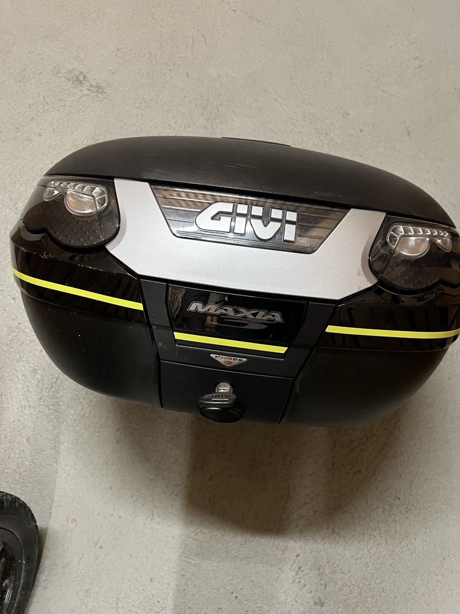 Givi Topcase: Givi Topcase – Nuovo (secondo la descrizione) da Grenchen venduto da Metzeler 3