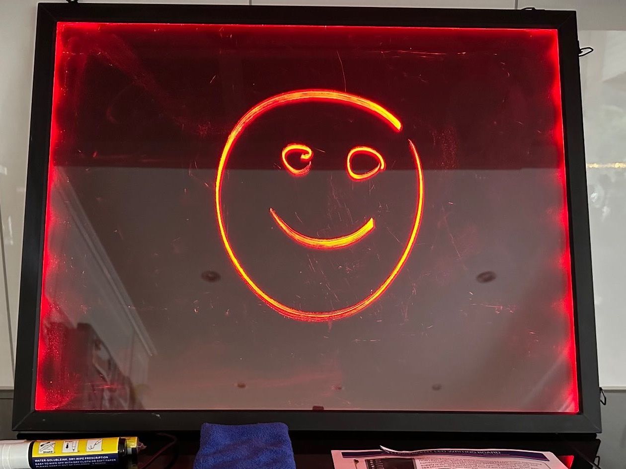 Wandtafeln: LED Neon Schreibtafel 50x70cm – Gebraucht aus Nidfurn von suter.glarus 3
