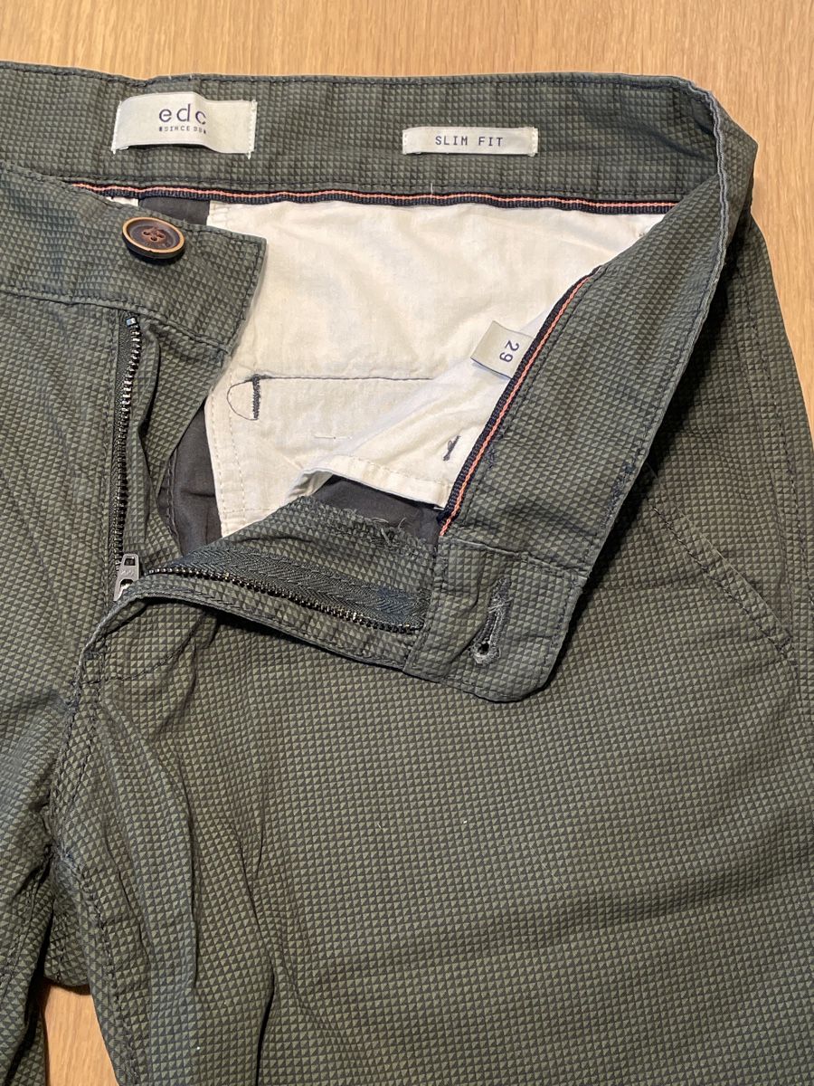 Esprit Hosen: Esprit Shorts Slim Fit Size 29 – Gebraucht aus Uznach von Player6 1