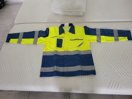 Arbeitsjacke leuchtgelb mit blau, Marke Wikland