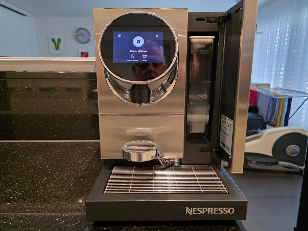 Top NESPRESSO MOMENTO 100 NP100 Typ 230 neuer Tank & Padbeh. (Gebraucht ...