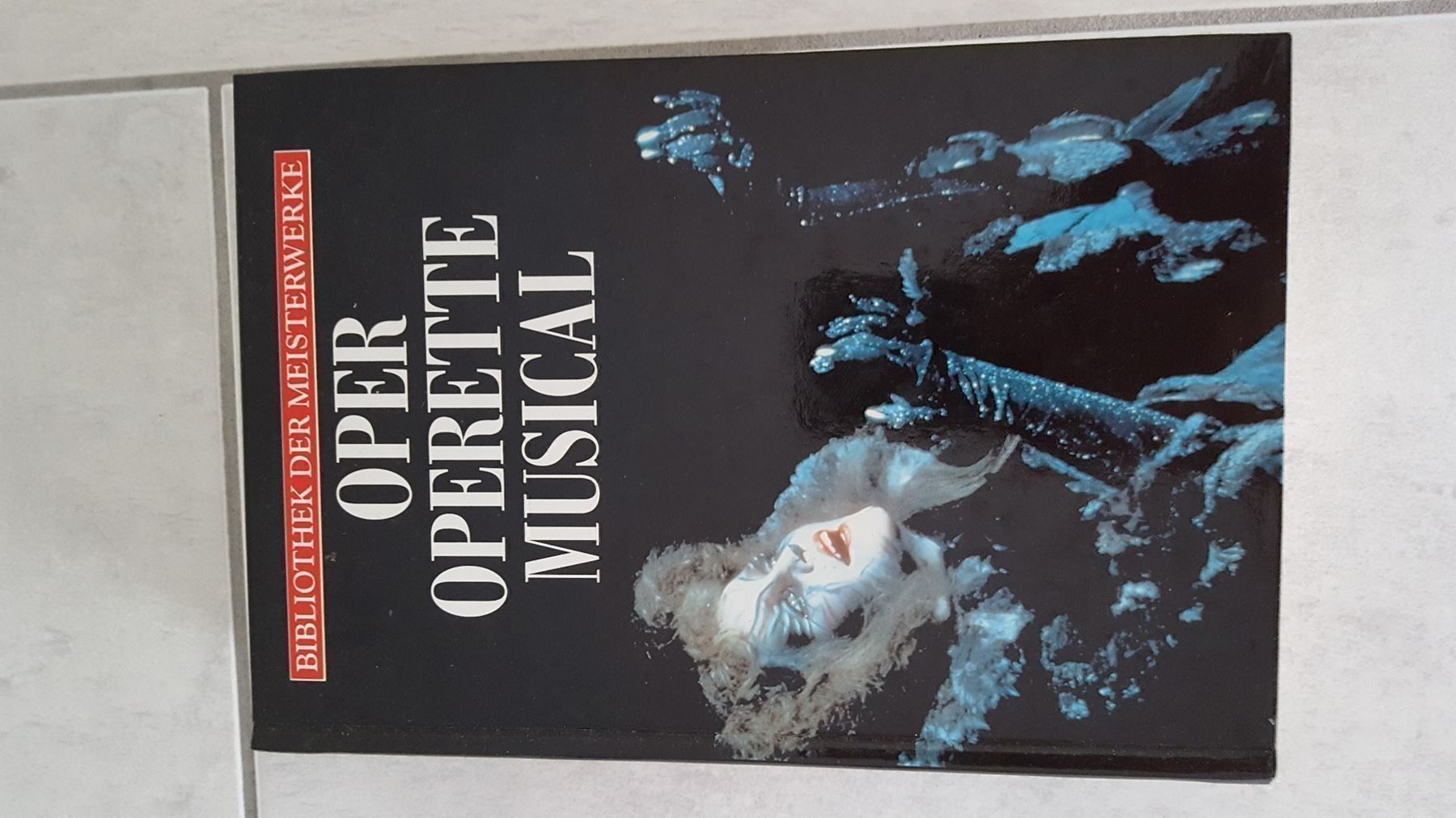 Libri: Oper, Operette und Musical – Usato da Lachen SZ venduto da LinDiscount 1