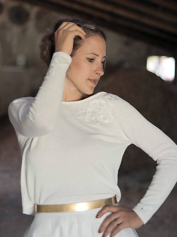Maglioni & Felpe: Weisser Pullover mit Rückenausschnitt Gr. S – Nuovo (secondo la descrizione) da Chur venduto da Mity88