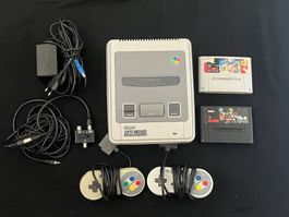 Super Nintendo Konsole mit Spielen  Zubehör