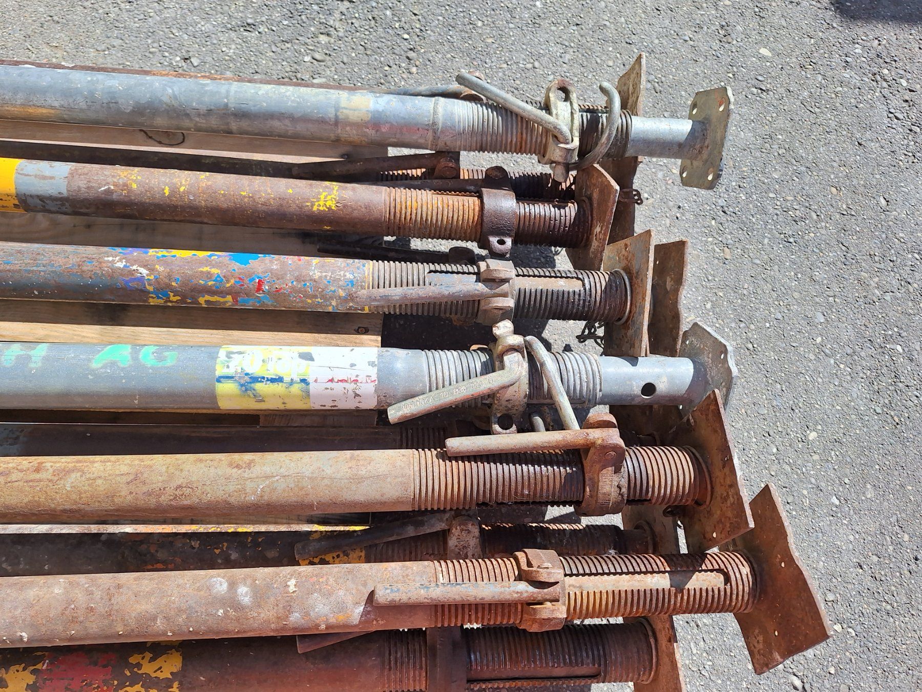Tutti gli attrezzi: Baustützen Bauspriesse Stützen Stüpper – Usato da Wohlen AG venduto da mika26 1