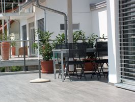 Terrassenplatten Feinsteinzeug auf Betonplatten verklebt