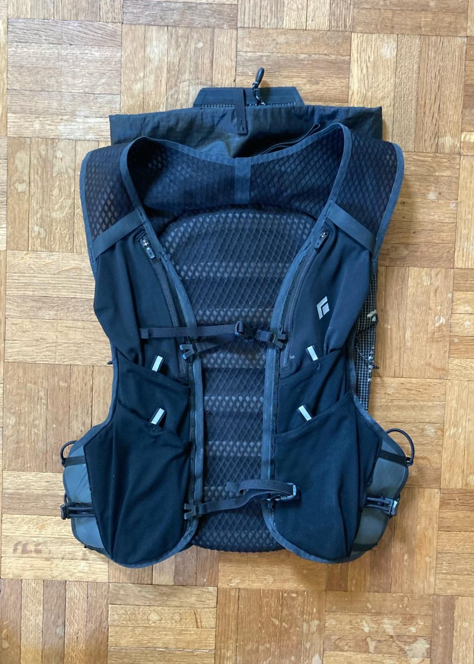 Black Diamond Zaini: Black Diamond 8L Trail Running Veste, Gr: L – Usato da Zürich venduto da need_something 1