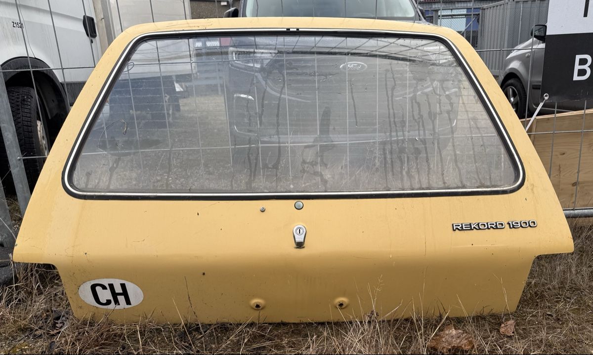 Opel Toutes les pièces auto: Opel Record Oldtimer Heckdeckel Scheunenfund – D'occasion à Rafz par Grandprix0