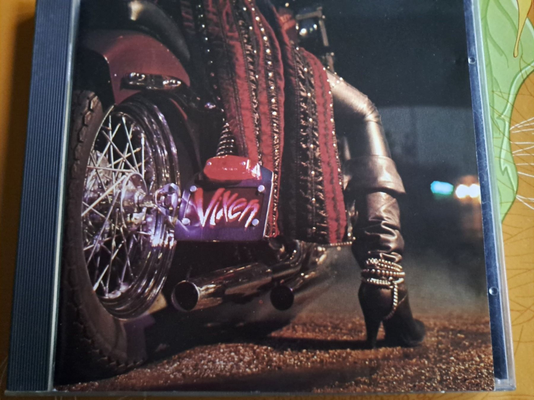CDs: CD Vixen  First Album – Gebraucht aus Aarberg von