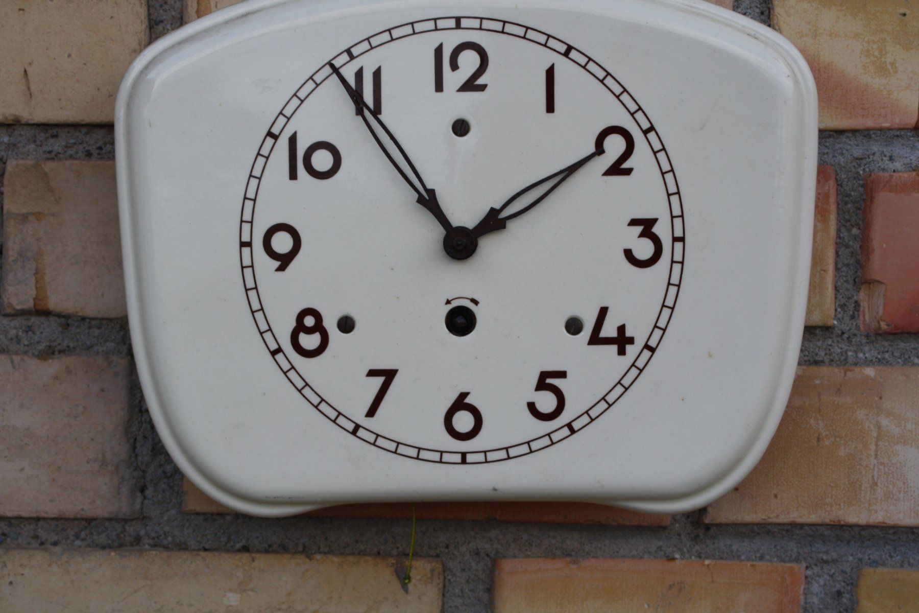 Stand- & Wanduhren: KÜCHENUHR  MIT PENDEL VINTAGE ANTIK – Gebraucht aus Wauwil von Pneuedy 1