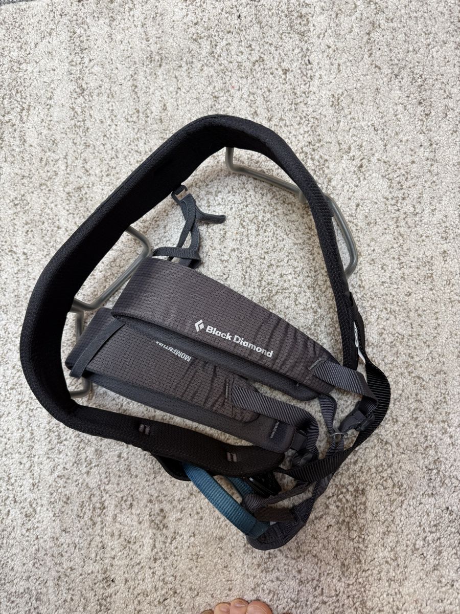 Black Diamond Attrezzatura da arrampicata: Black Diamond Momentum Climbing Harness - Size Small – Usato da Grindelwald venduto da Mich.zavod 2